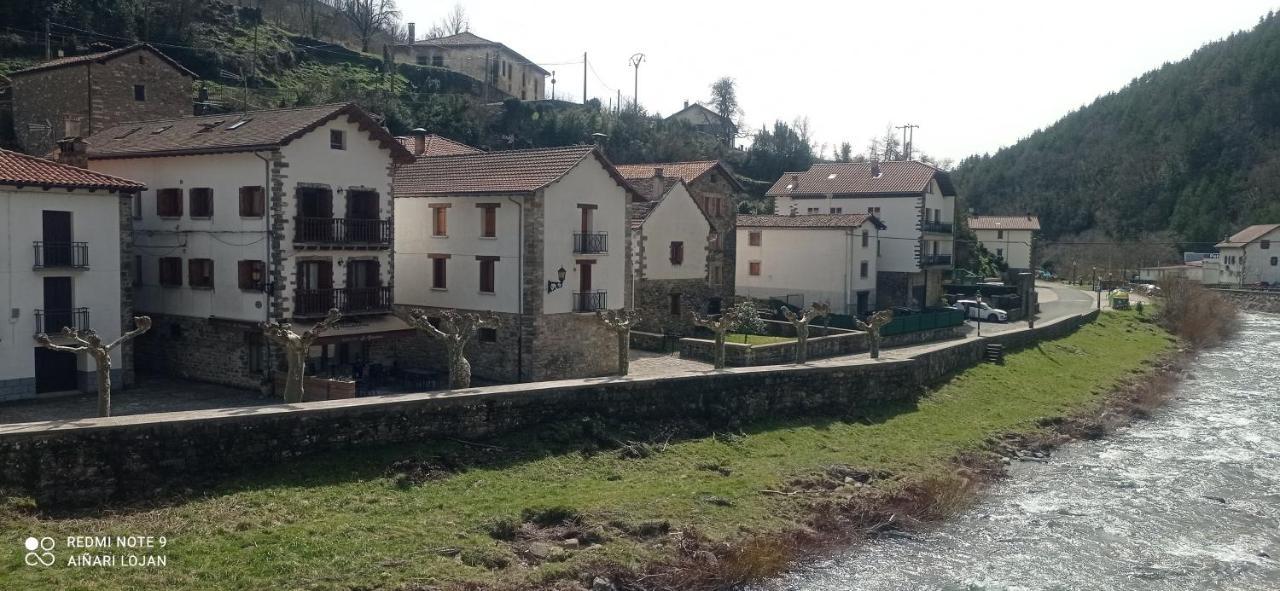Albergue Armaia Artepea Urzainqui Exterior foto